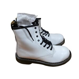 Dr. Martens Youth 1460 Leather Lace Up Boots Size 6 New In Box